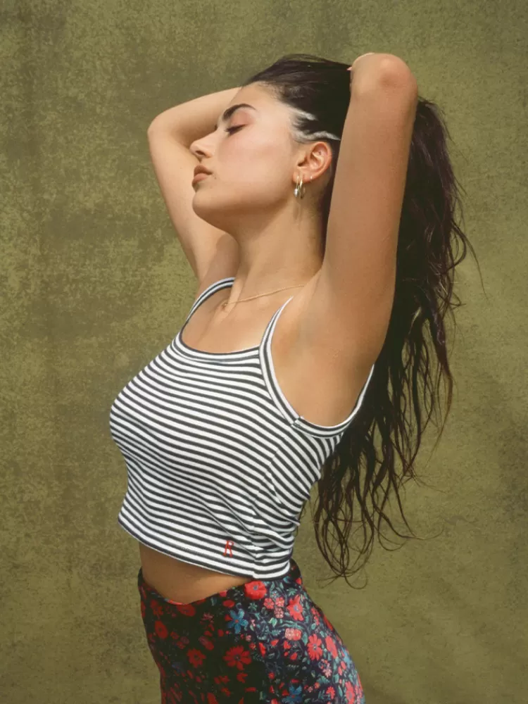 baby_tank__bande_3.webp Women Réalisation Par Baby Tank - Bande