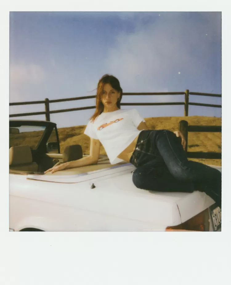 topless_baby_tee__white_6.webp Women Réalisation Par Topless! Baby Tee - White